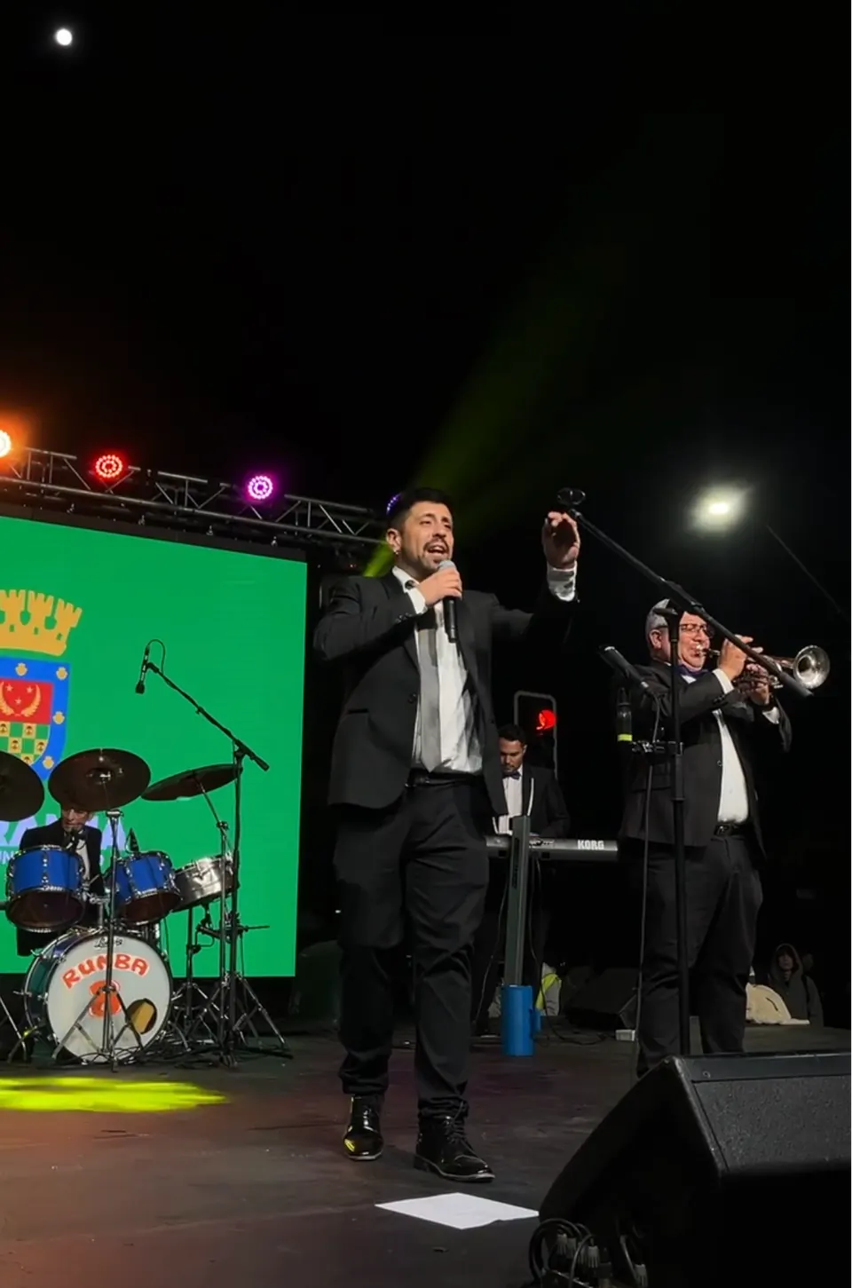 El Papi con la Orquesta Rumba 8.