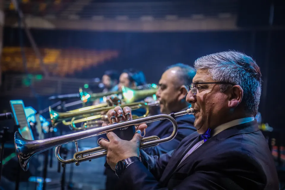 El Papi con la Orquesta Rumba 8. Fiesta de la Primavera, Municipalidad de Santiago, Movistar Arena, agosto de 2026. Foto: Municipalidad de Santiago.